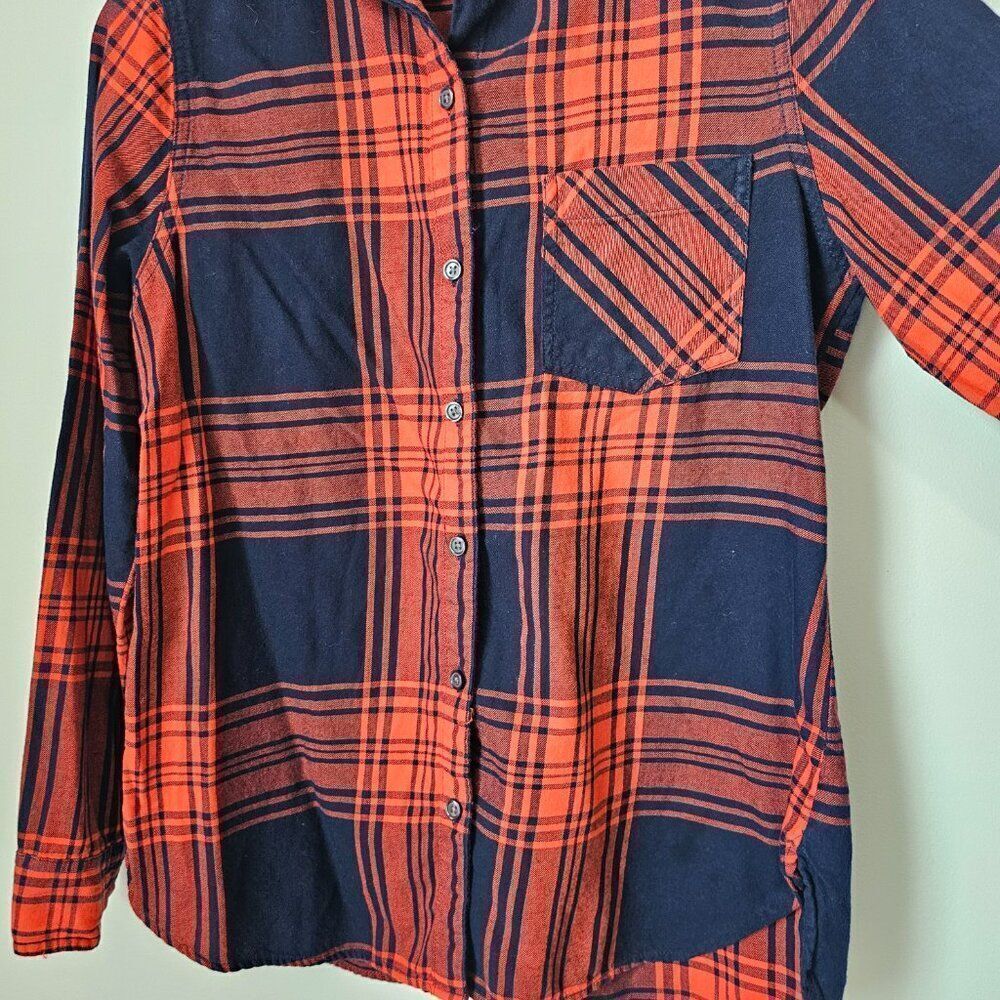 EUC OLD NAVY PLAID THE CLASSIC SHIRT BUTTON DOWN SIZE SMALL WOMENS - Picture 11 of 14